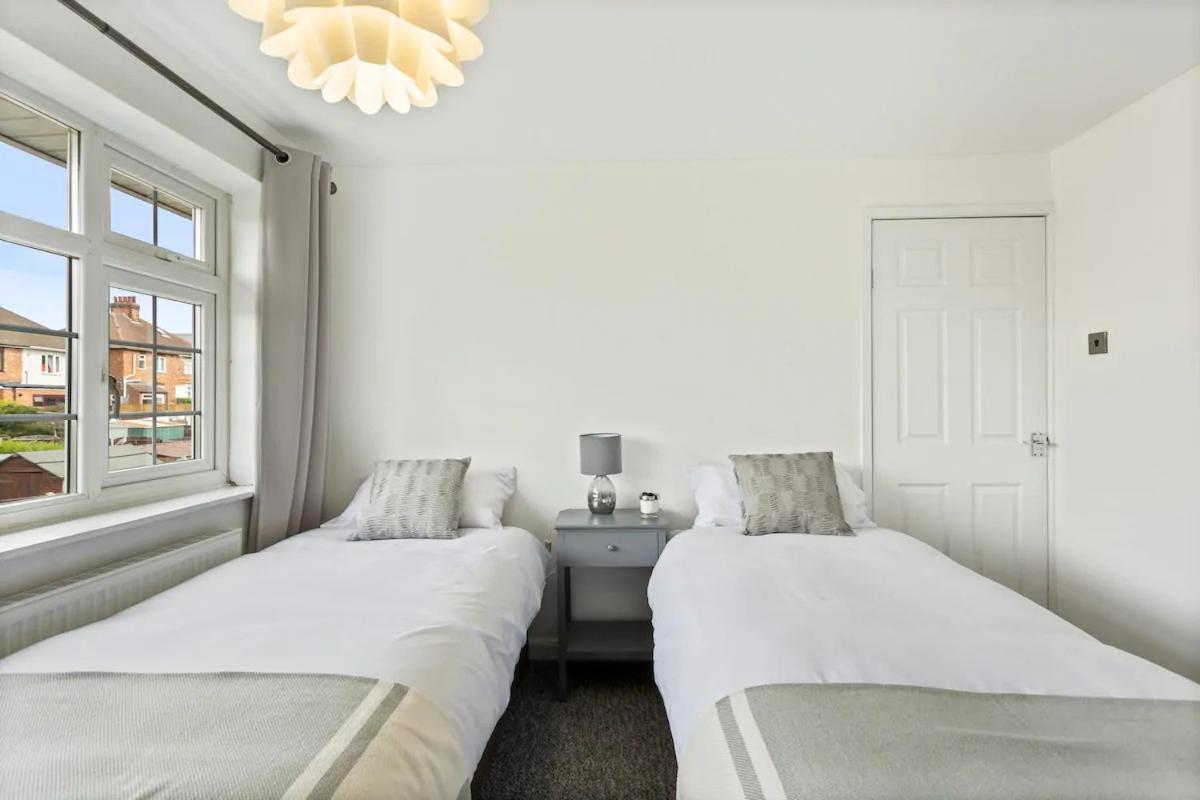 Bright & Spacious With Garden & Parking Nottingham Exterior foto