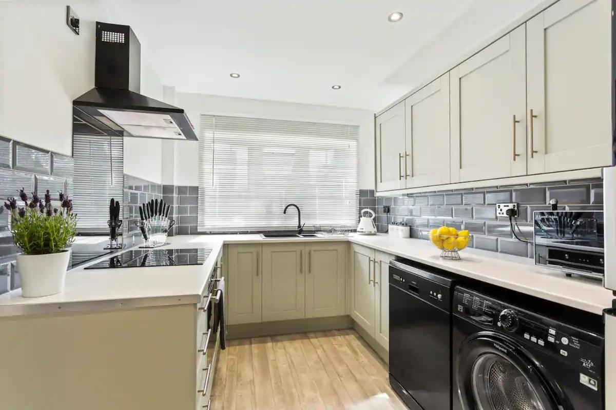 Bright & Spacious With Garden & Parking Nottingham Exterior foto