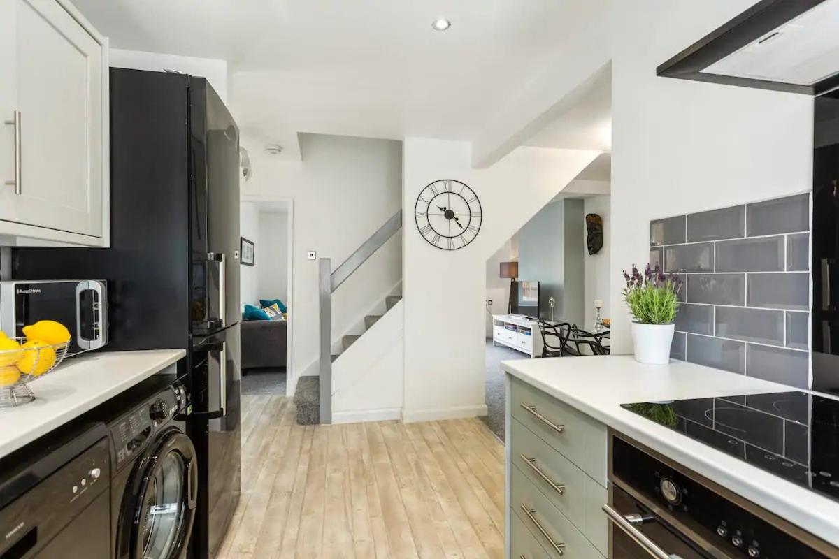 Bright & Spacious With Garden & Parking Nottingham Exterior foto